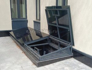 Приямок с открыванием на газлифтах