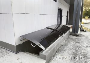 Сдвижной навес на приямок -вход в подвал